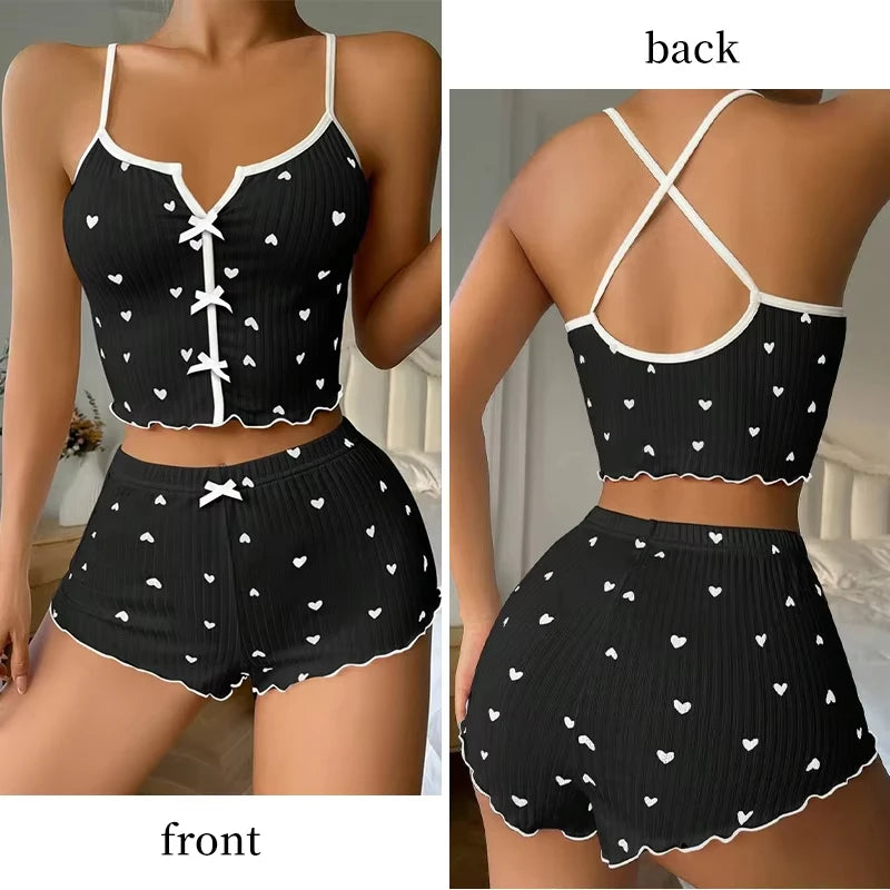 Conjunto de Pijama Feminino Sexy – Estampa de Corações, Cetim com Toque de Seda, Decote em V, Regata e Shorts – Roupa de Dormir e Loungewear